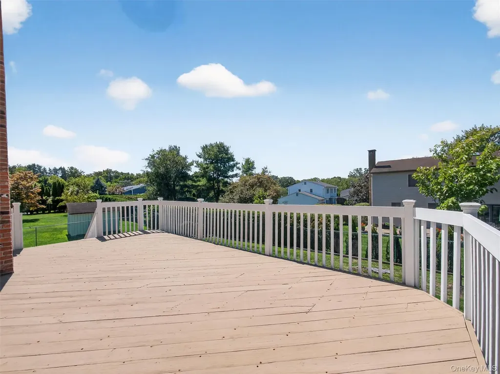 147 Schweizer Lane Bardonia NY 10954