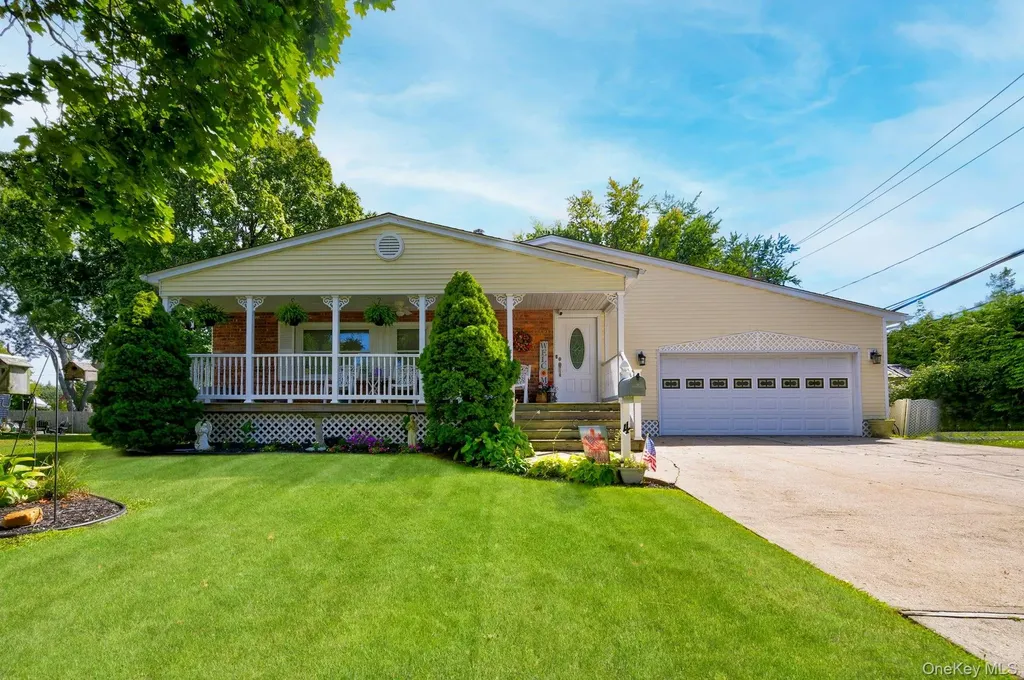 4 E Hill Drive Smithtown NY 11787