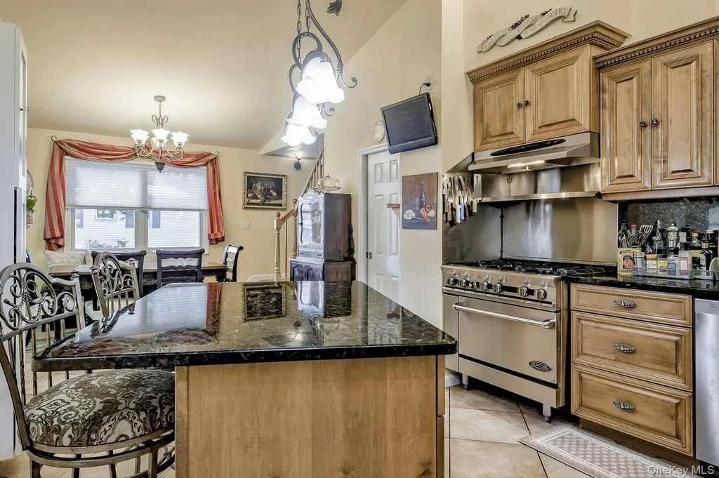 4 E Hill Drive Smithtown NY 11787
