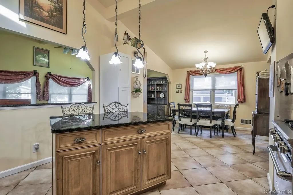 4 E Hill Drive Smithtown NY 11787