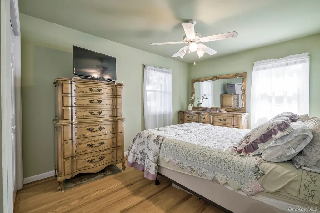 4 E Hill Drive Smithtown NY 11787
