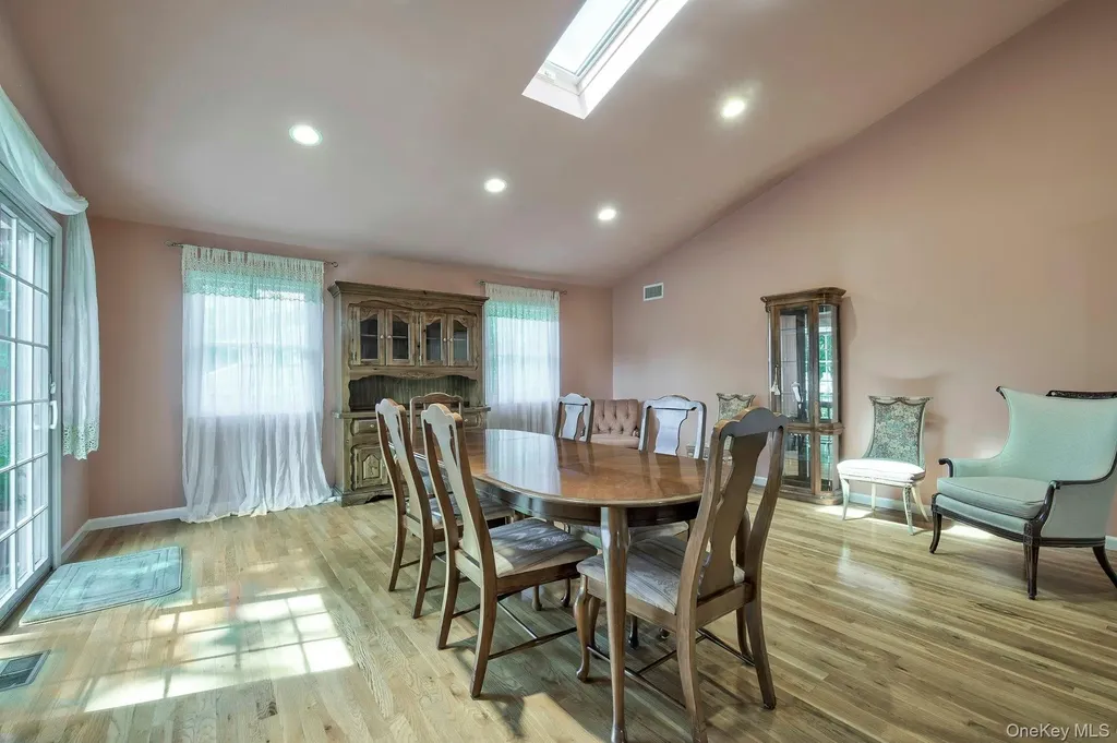 4 E Hill Drive Smithtown NY 11787