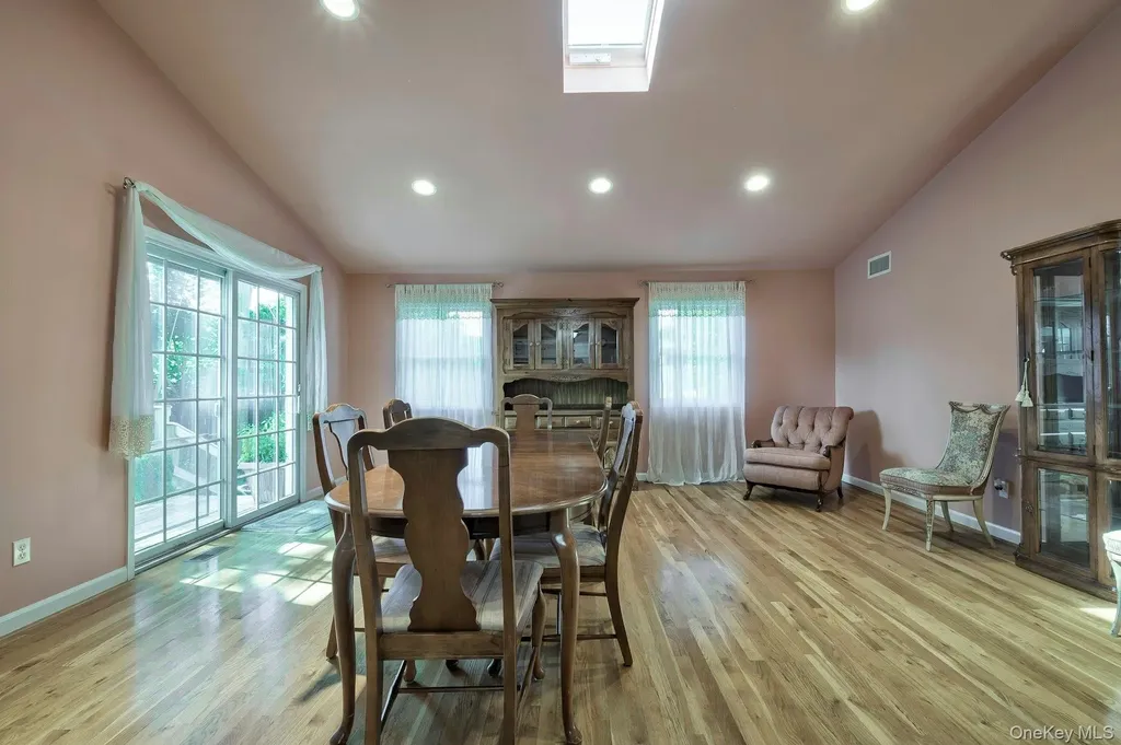 4 E Hill Drive Smithtown NY 11787