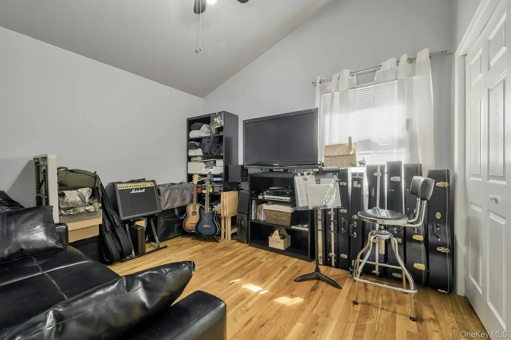 4 E Hill Drive Smithtown NY 11787