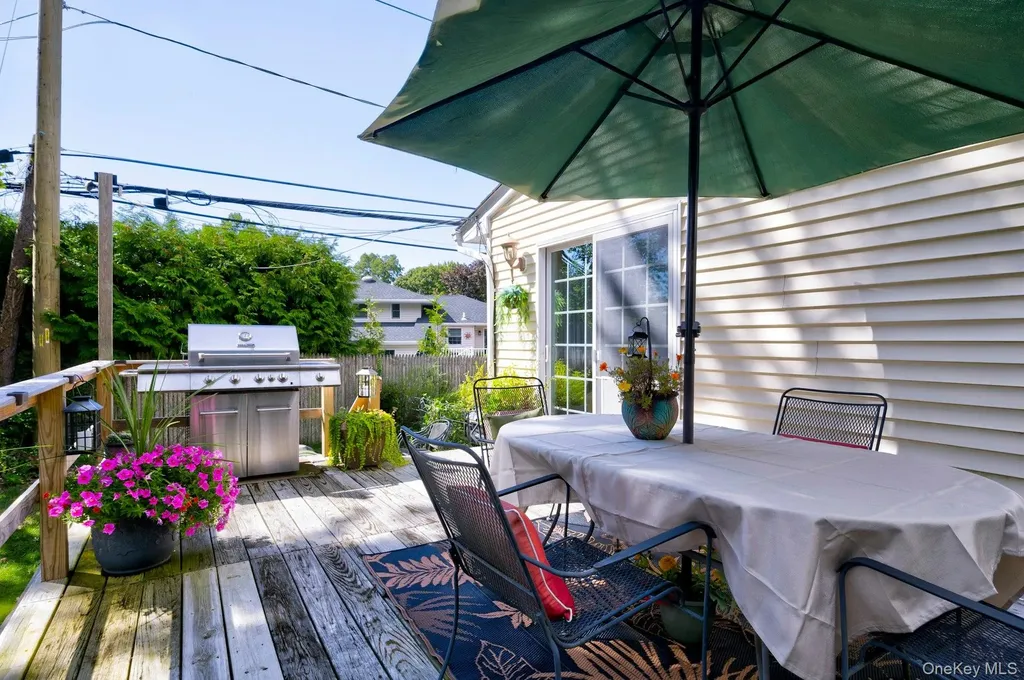 4 E Hill Drive Smithtown NY 11787