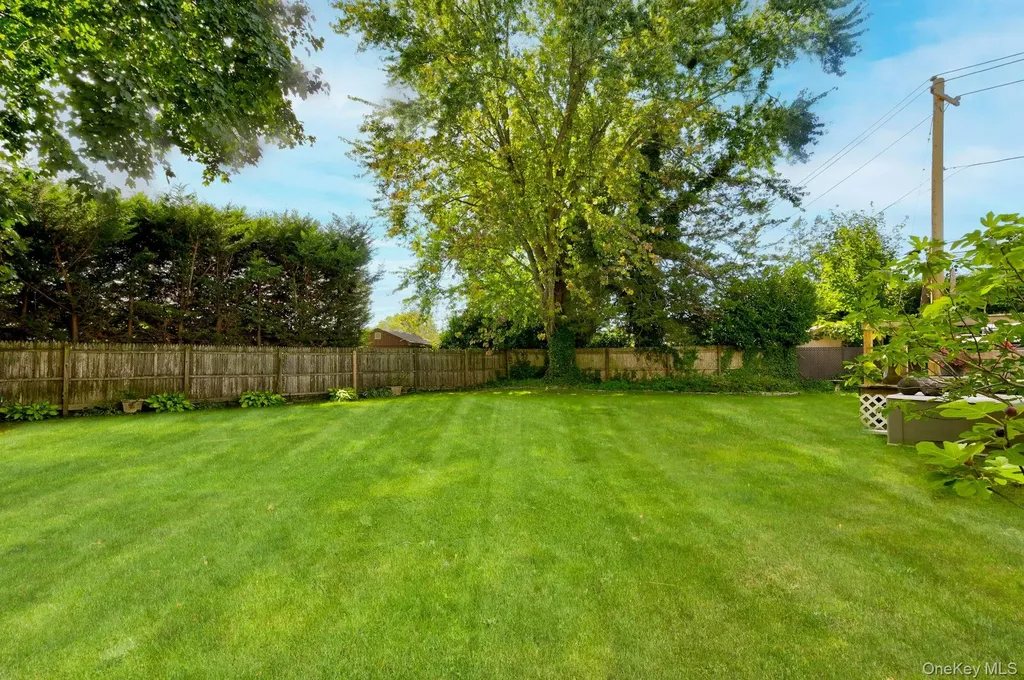 4 E Hill Drive Smithtown NY 11787