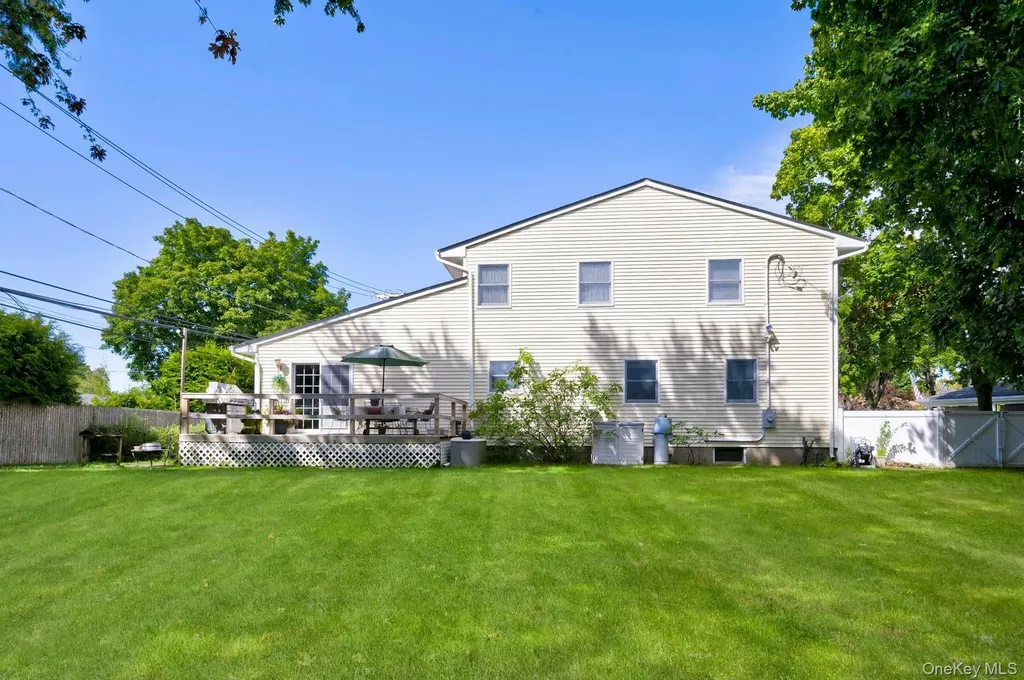 4 E Hill Drive Smithtown NY 11787