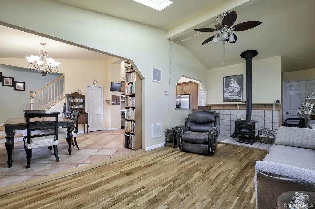 4 E Hill Drive Smithtown NY 11787