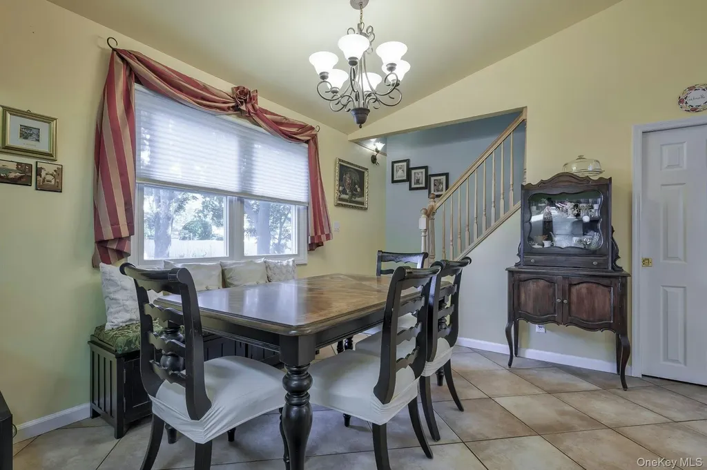 4 E Hill Drive Smithtown NY 11787