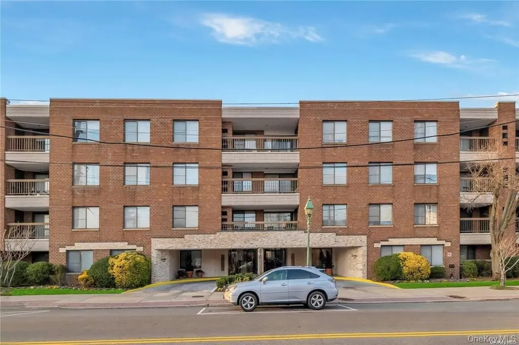 376 Central Avenue Lawrence NY 11559