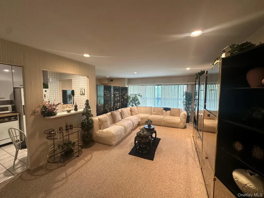 376 Central Avenue Lawrence NY 11559