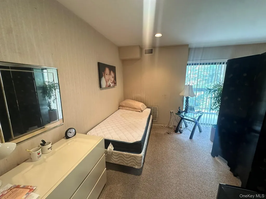 376 Central Avenue Lawrence NY 11559