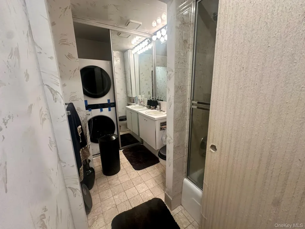 376 Central Avenue Lawrence NY 11559
