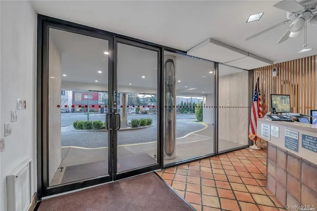 376 Central Avenue Lawrence NY 11559