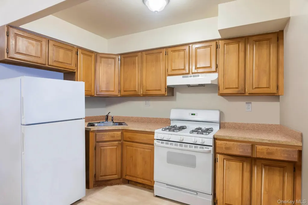4204 Oneida Avenue Bronx NY 10470