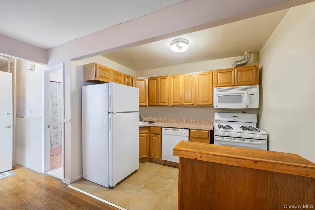 4204 Oneida Avenue Bronx NY 10470