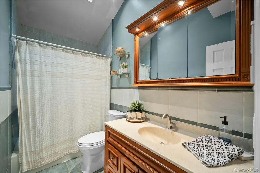 39 Graney Court Pearl River NY 10965