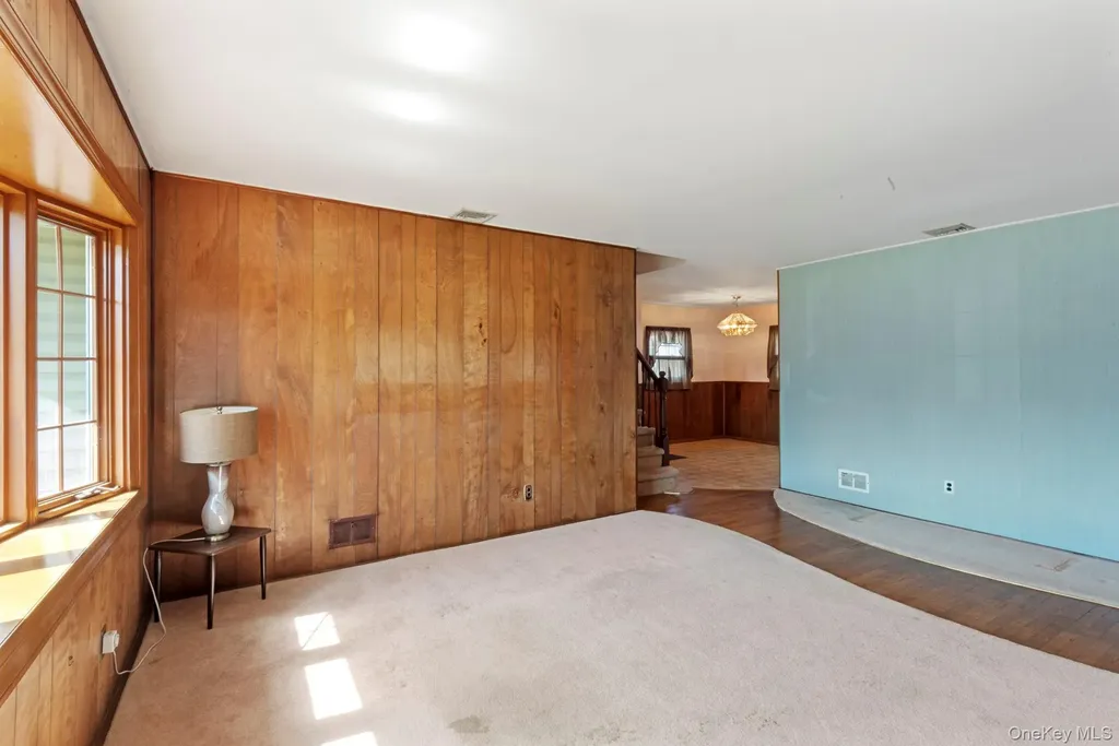 3945 Old Post Road Seaford NY 11783