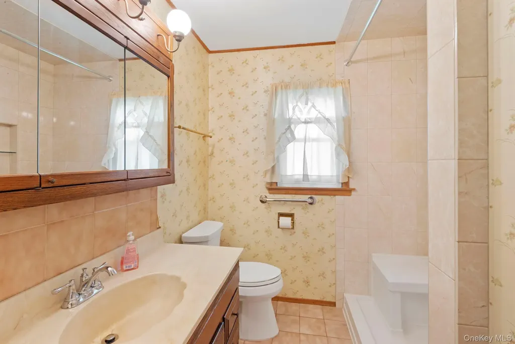 3945 Old Post Road Seaford NY 11783