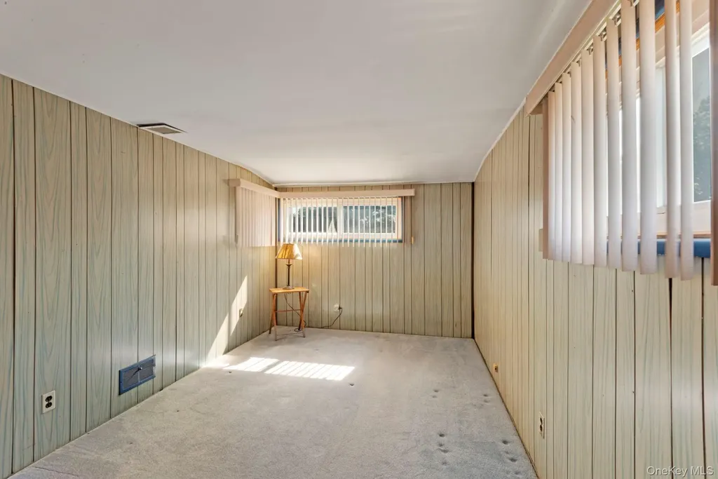 3945 Old Post Road Seaford NY 11783