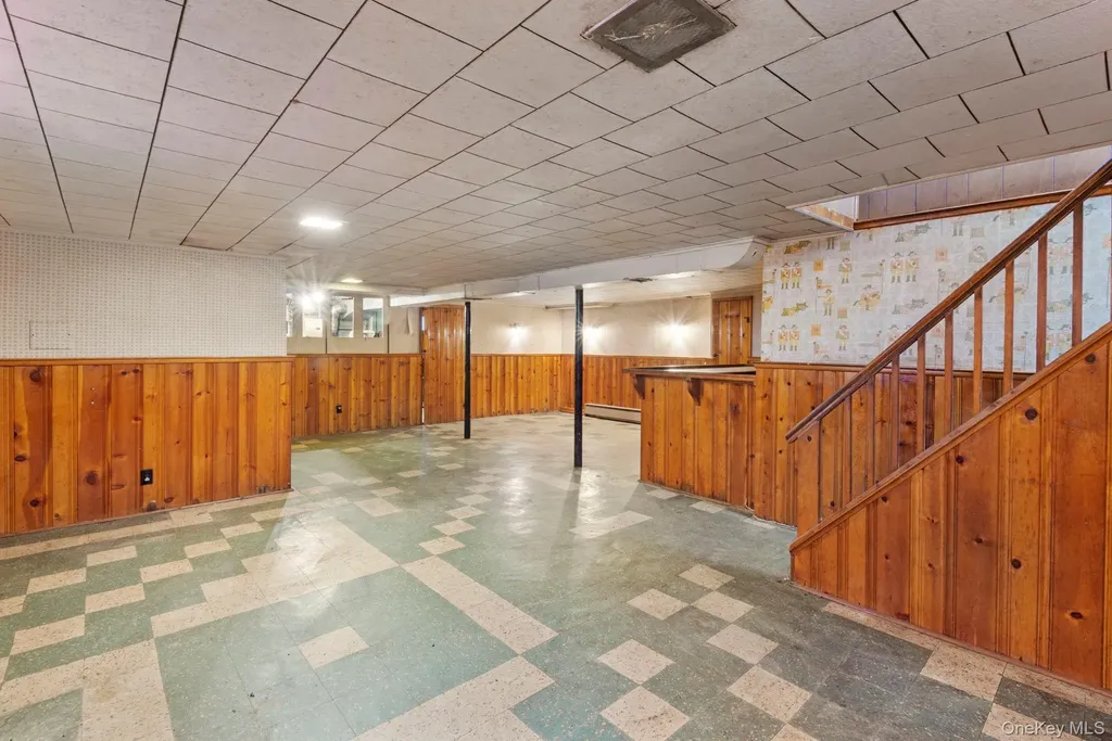 3945 Old Post Road Seaford NY 11783