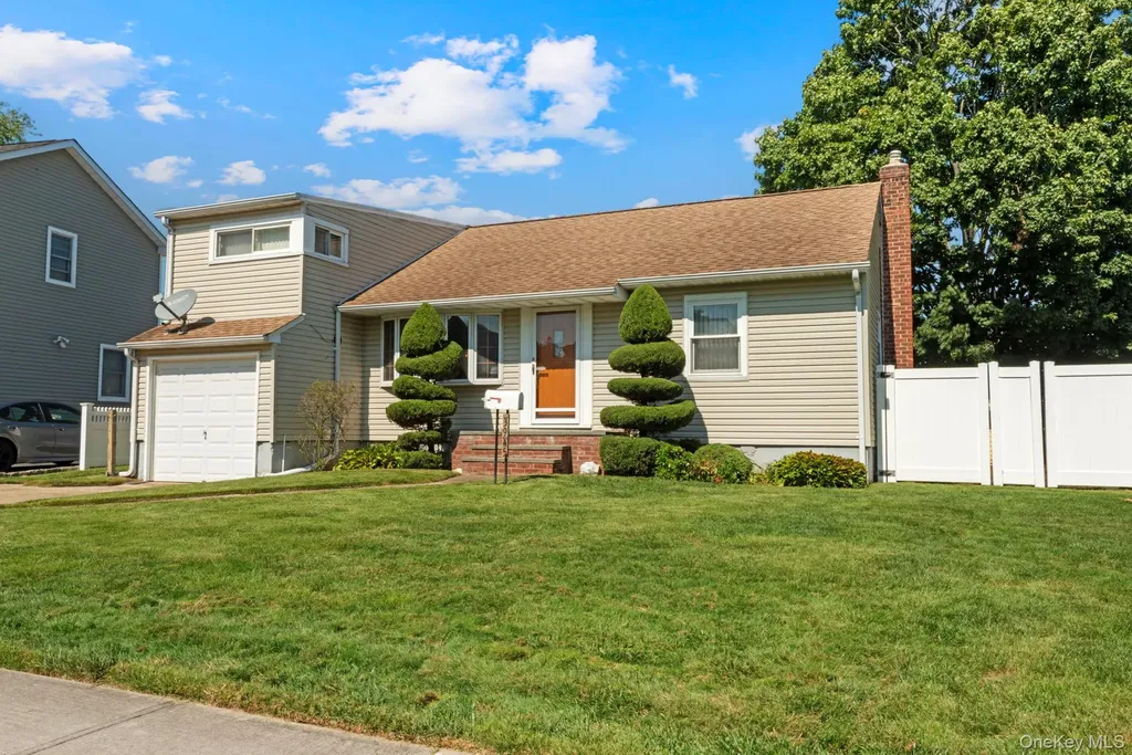 3945 Old Post Road Seaford NY 11783