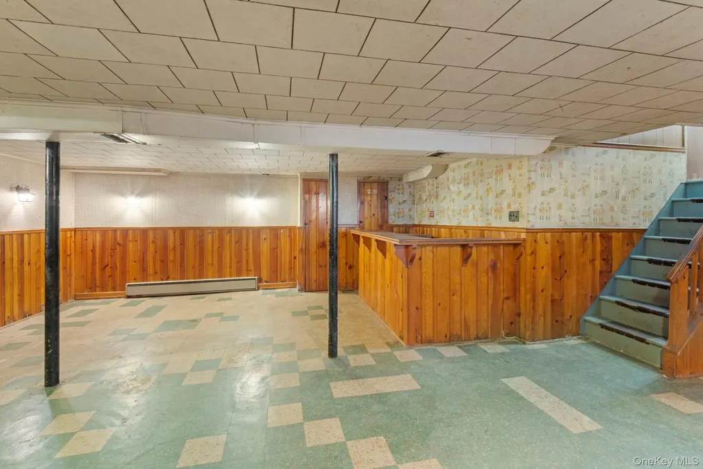 3945 Old Post Road Seaford NY 11783