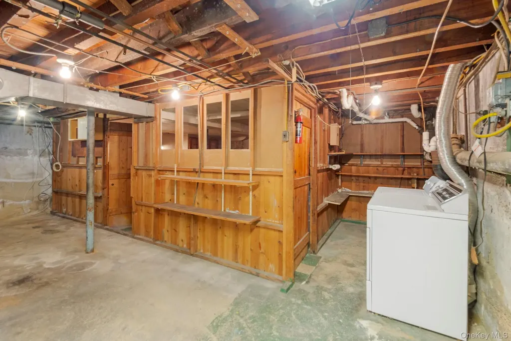 3945 Old Post Road Seaford NY 11783