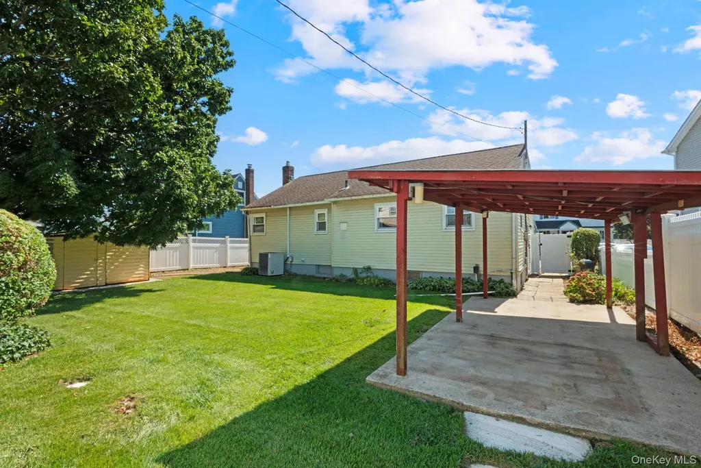 3945 Old Post Road Seaford NY 11783