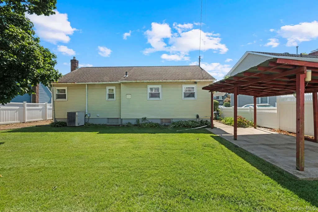 3945 Old Post Road Seaford NY 11783