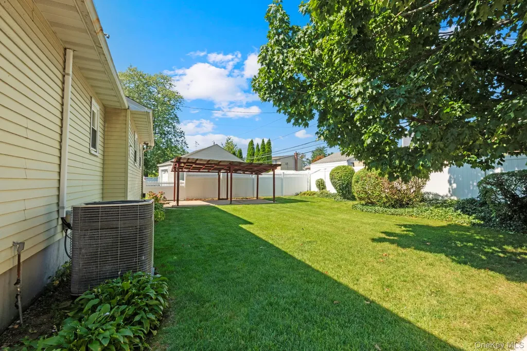 3945 Old Post Road Seaford NY 11783