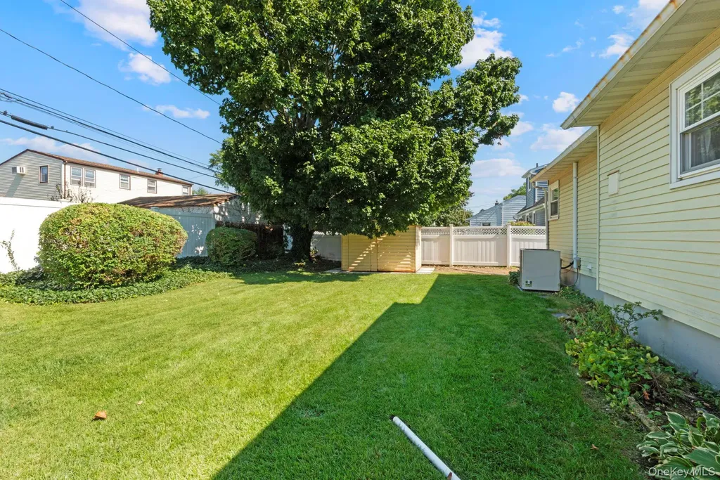 3945 Old Post Road Seaford NY 11783