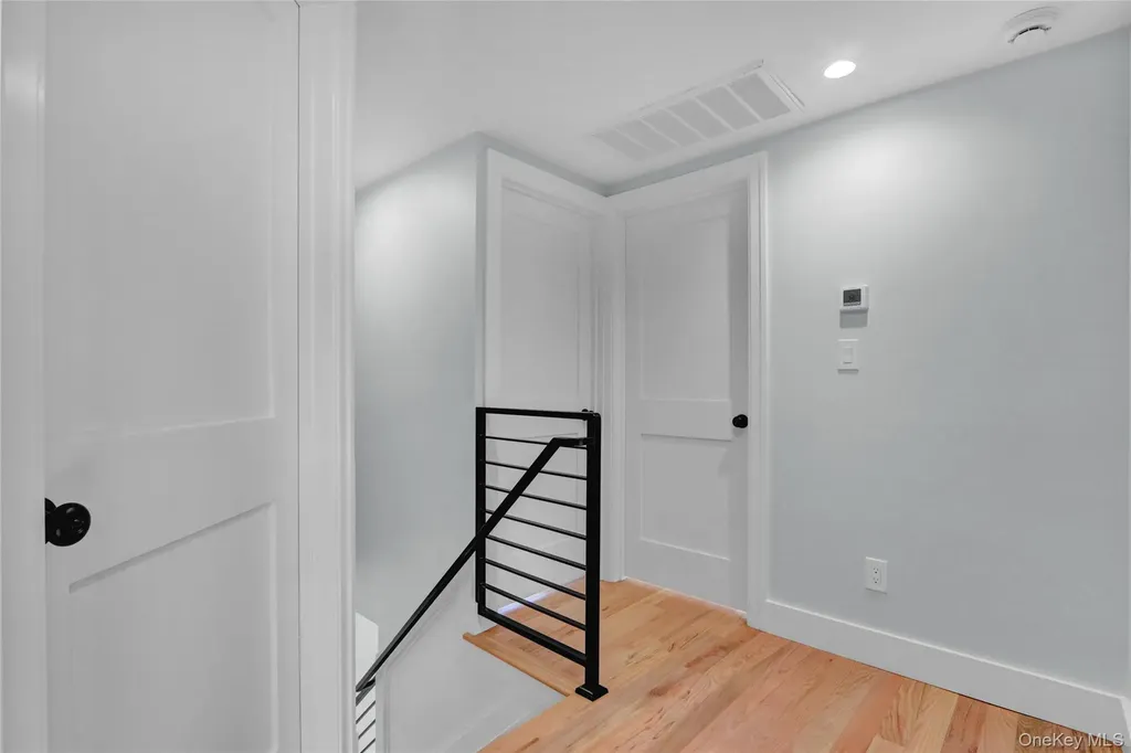 77 Carlls Path North Babylon NY 11703
