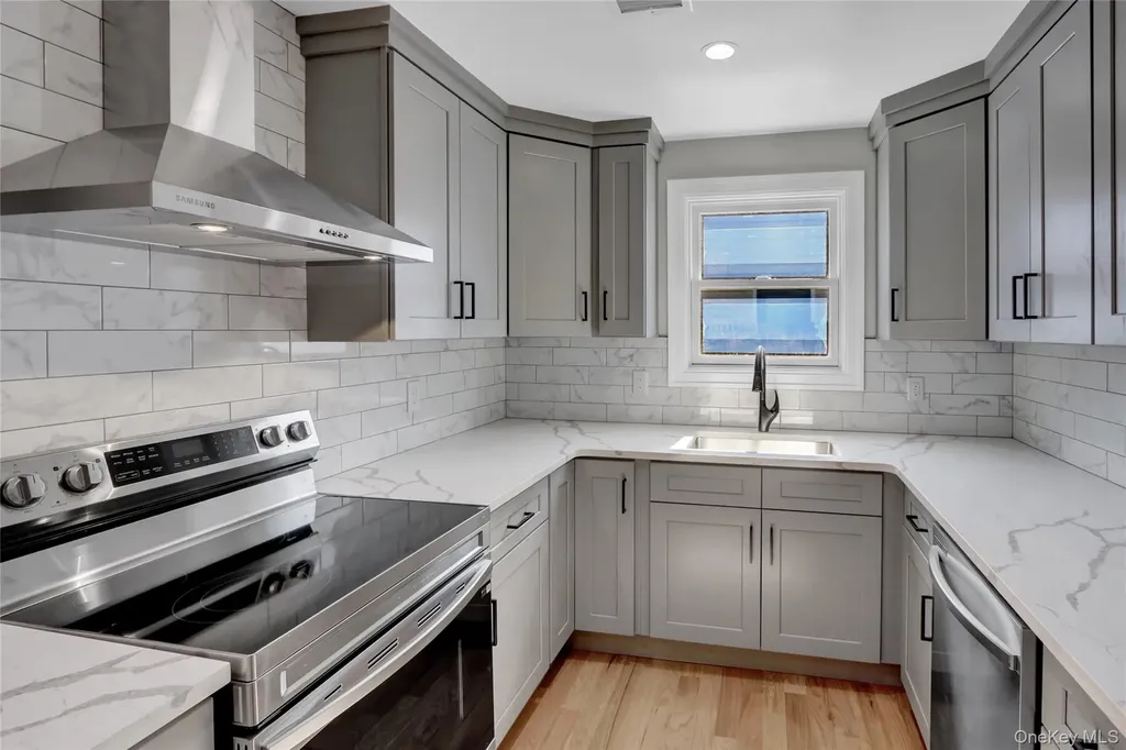 77 Carlls Path North Babylon NY 11703