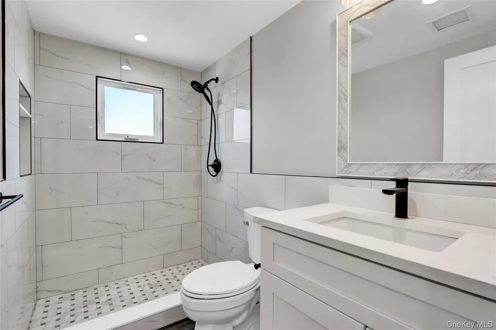 77 Carlls Path North Babylon NY 11703