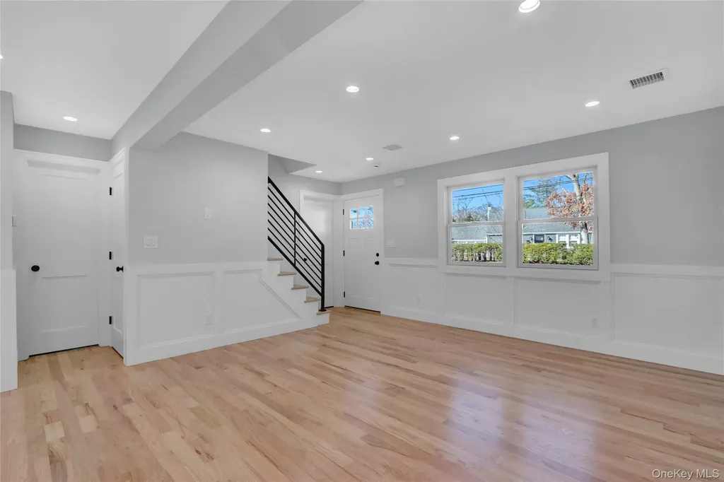77 Carlls Path North Babylon NY 11703