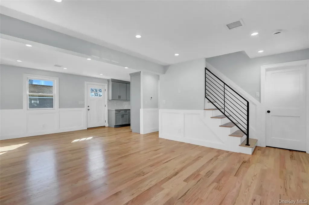 77 Carlls Path North Babylon NY 11703