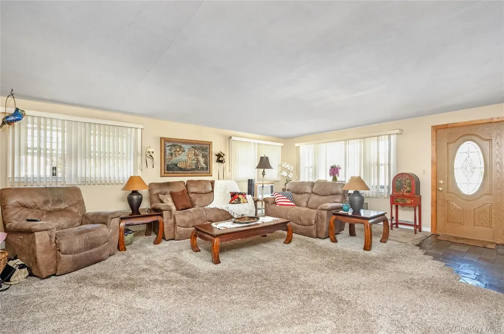 35 Forest Avenue West Babylon NY 11704