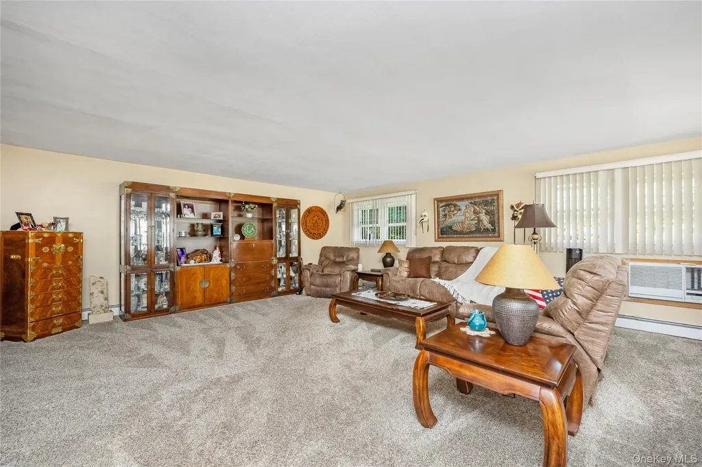 35 Forest Avenue West Babylon NY 11704