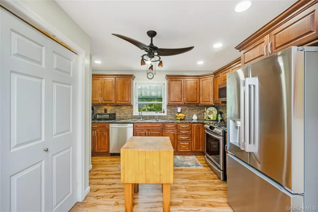 35 Forest Avenue West Babylon NY 11704