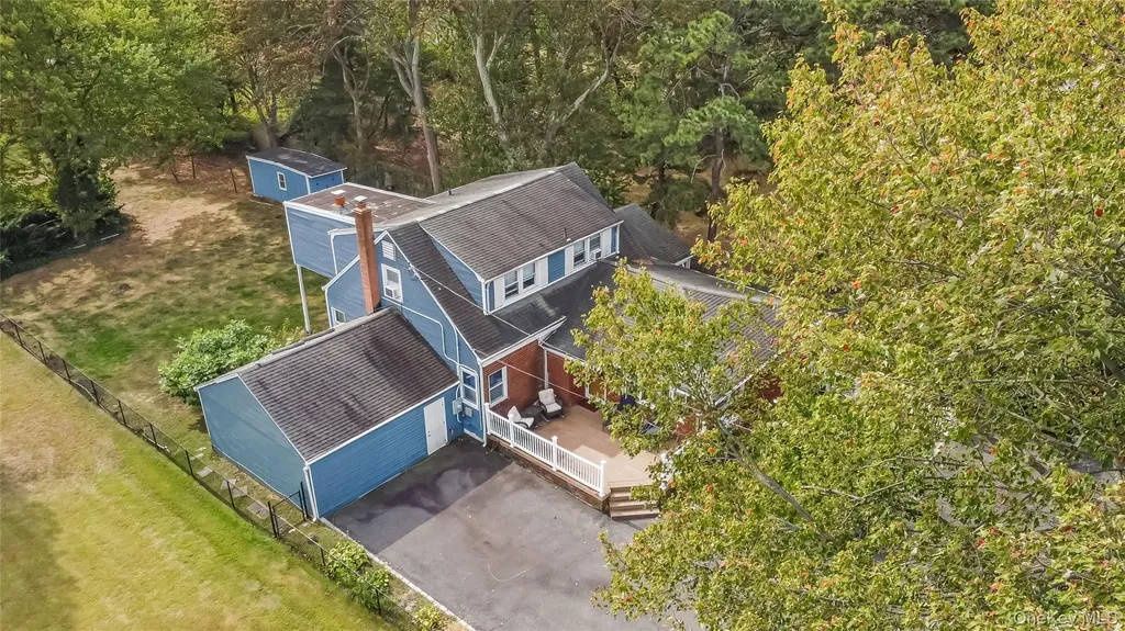 35 Forest Avenue West Babylon NY 11704