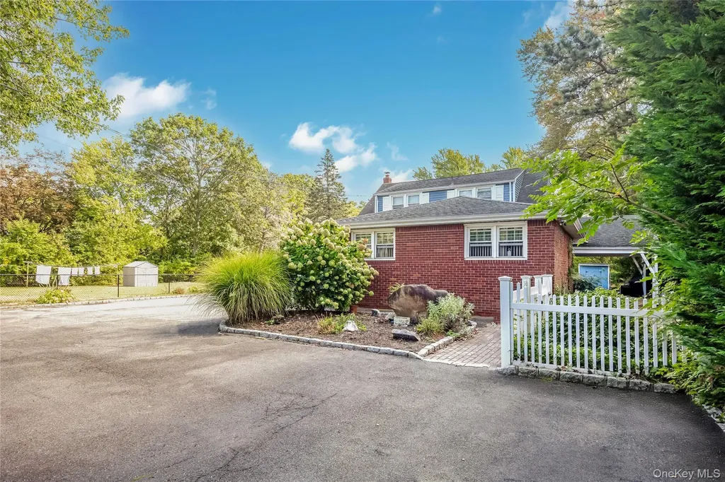 35 Forest Avenue West Babylon NY 11704