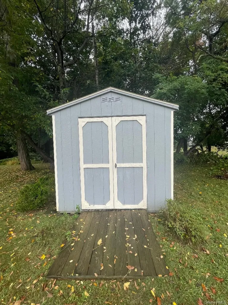 15 Arlington Court Montrose NY 10548