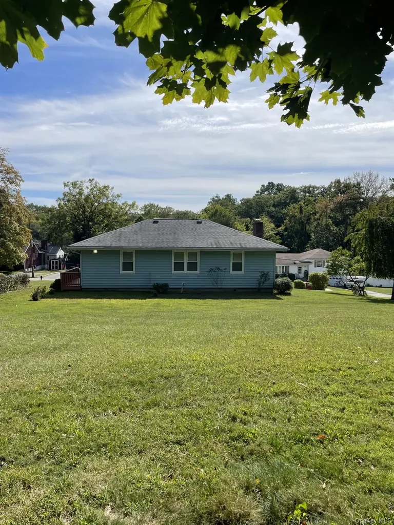 15 Arlington Court Montrose NY 10548