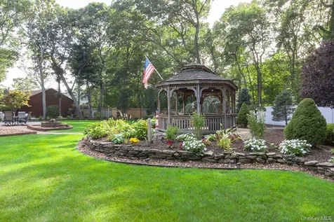 50 Margin Drive W Shirley NY 11967