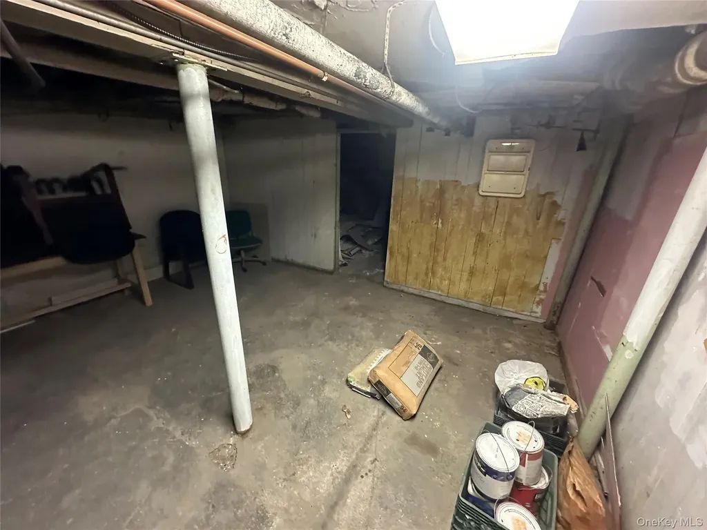 208 Willis Avenue Mineola NY 11501