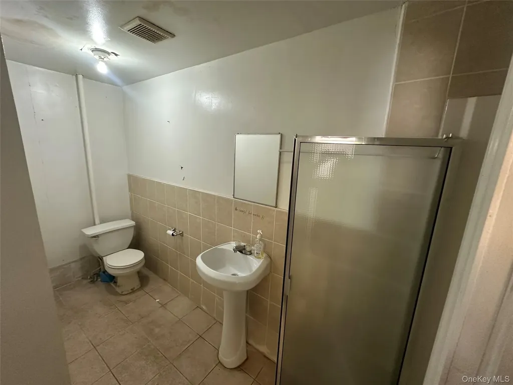 208 Willis Avenue Mineola NY 11501