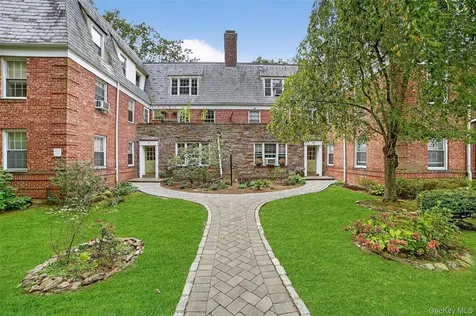 64 Pinewood Road Hartsdale NY 10530