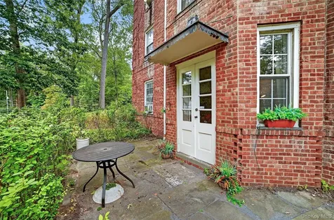 64 Pinewood Road Hartsdale NY 10530