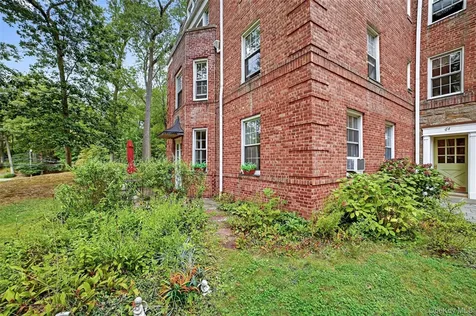 64 Pinewood Road Hartsdale NY 10530